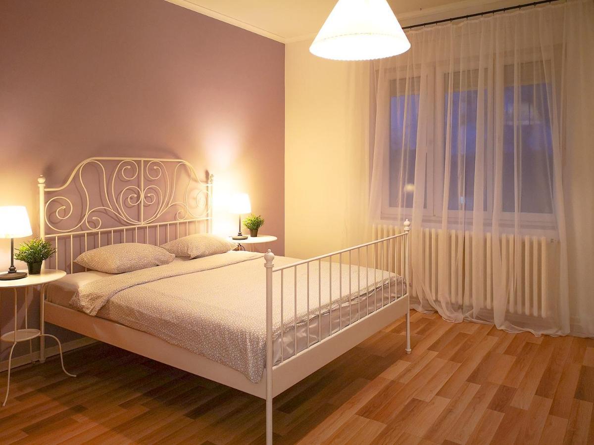 Filinhome Stefanovica Suite 8 โนวีซาด ภายนอก รูปภาพ