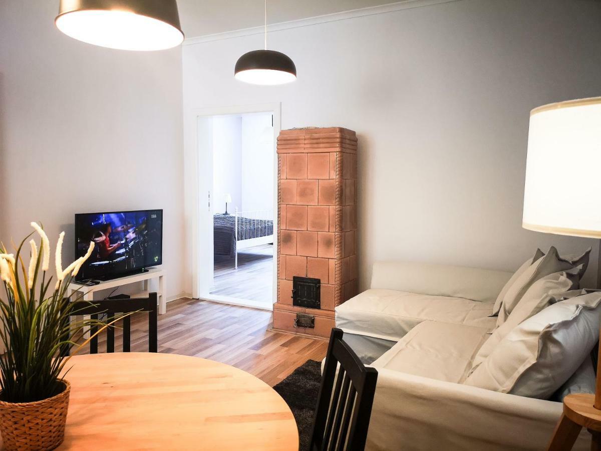 Filinhome Stefanovica Suite 8 โนวีซาด ภายนอก รูปภาพ