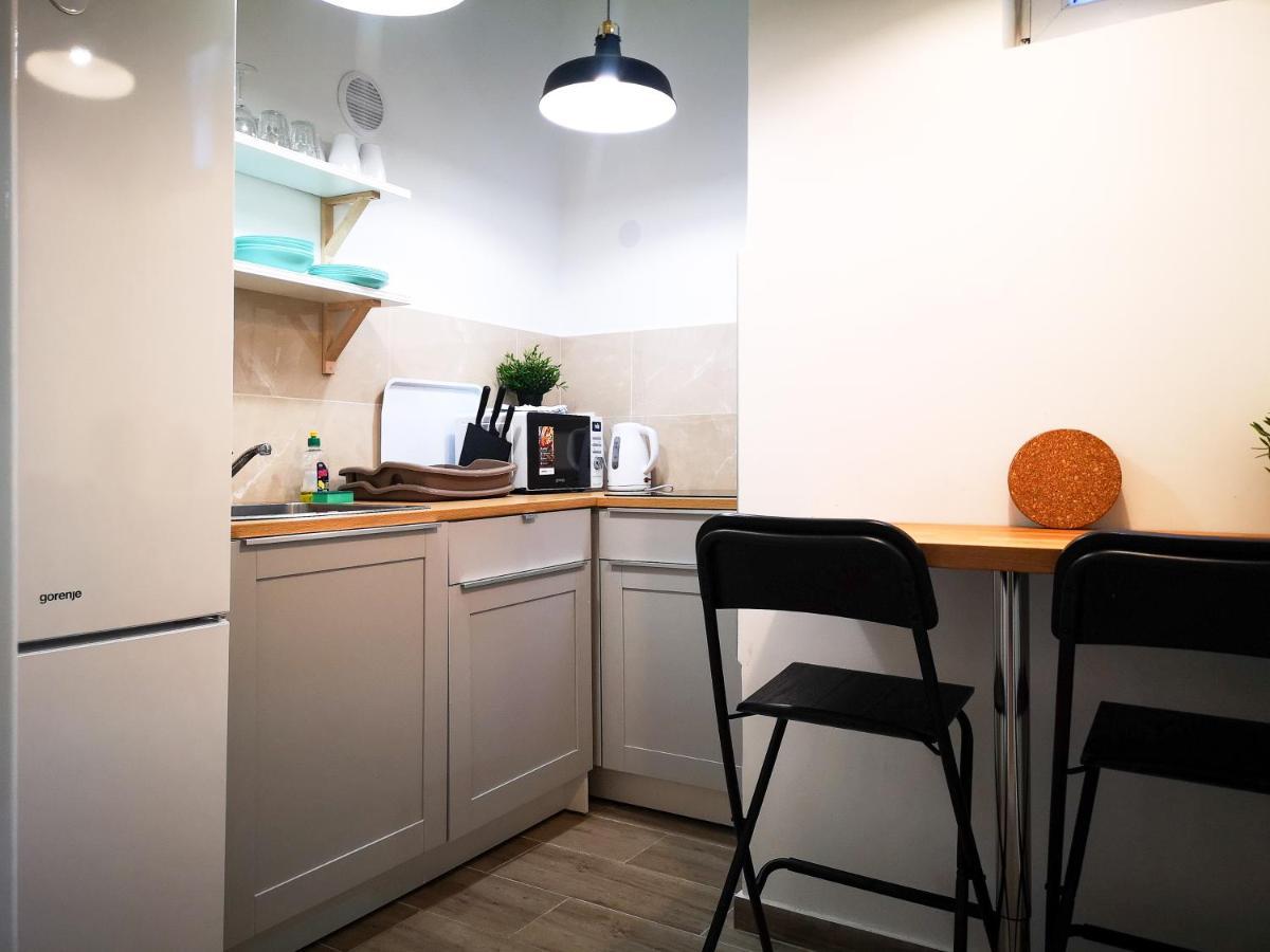 Filinhome Stefanovica Suite 8 โนวีซาด ภายนอก รูปภาพ