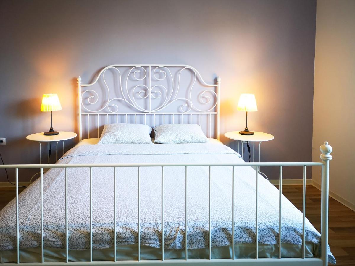 Filinhome Stefanovica Suite 8 โนวีซาด ภายนอก รูปภาพ